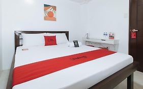 Reddoorz Near Ust Sampaloc Manila